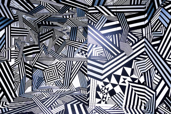 Vollflächige Raumgestaltung in Berlin (Projekt „The Haus“ im Rahmen der The Berlin Art Bang) Vollflächige Raumgestaltung in Berlin (Projekt „The Haus“ im Rahmen der The Berlin Art Bang)