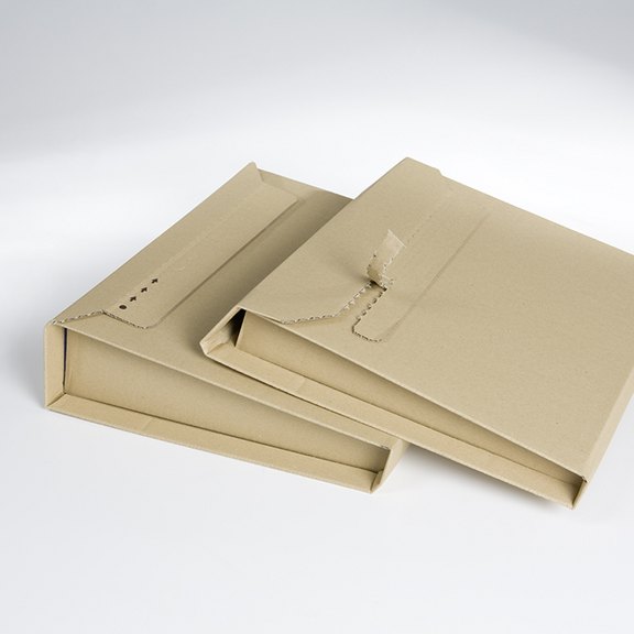 Versandverpackung Ordnerpac mit Selbstklebeverschluss und Aufreißperforation
