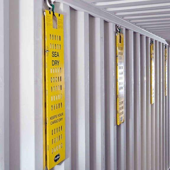 Trapezform ermöglicht vertikale Platzierung in den Containersicken